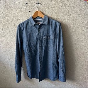 LEVIS Blue Button Down Light denim size Small